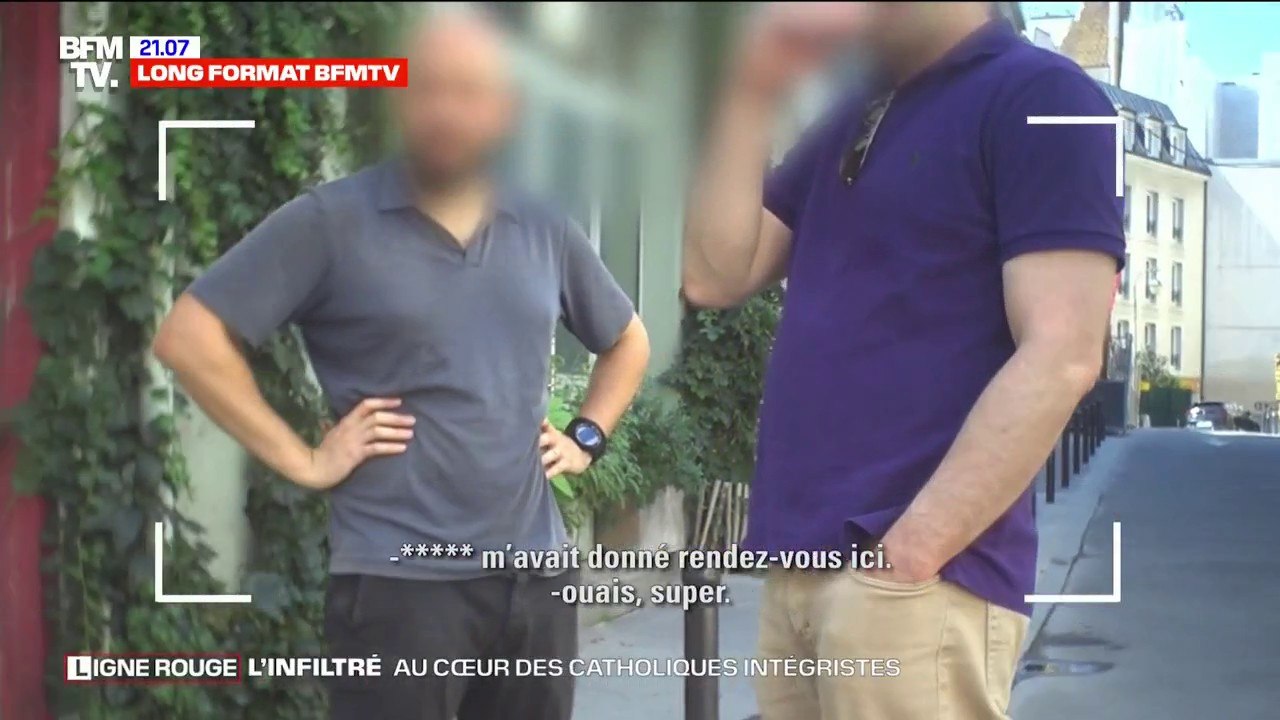 LIGNE ROUGE - Les slogans du mouvement catholique intégriste Civitas lors d'un défilé en l'honneur de Jeanne d'Arc