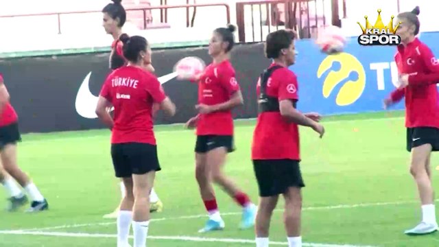 A Milli Kadın Futbol Takımı, Litvanya maçı hazırlıklarını tamamladı