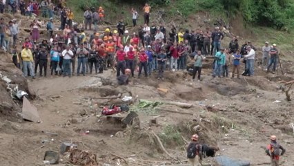 과테말라 폭우로 강물이 판자촌 휩쓸어..."최소 19명 사망·실종" / YTN