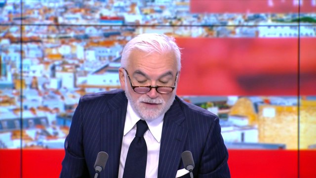 L'édito de Pascal Praud : «Des chants homophobes au parc des Princes»