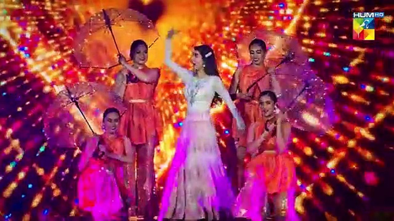 Zara_Noor_-_Performance_-_8th_Kashmir_HUM_Awards_2023_-_HUM_TV(360p)