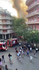Columna de humo por el incendio de un bus en Sant Gervasi
