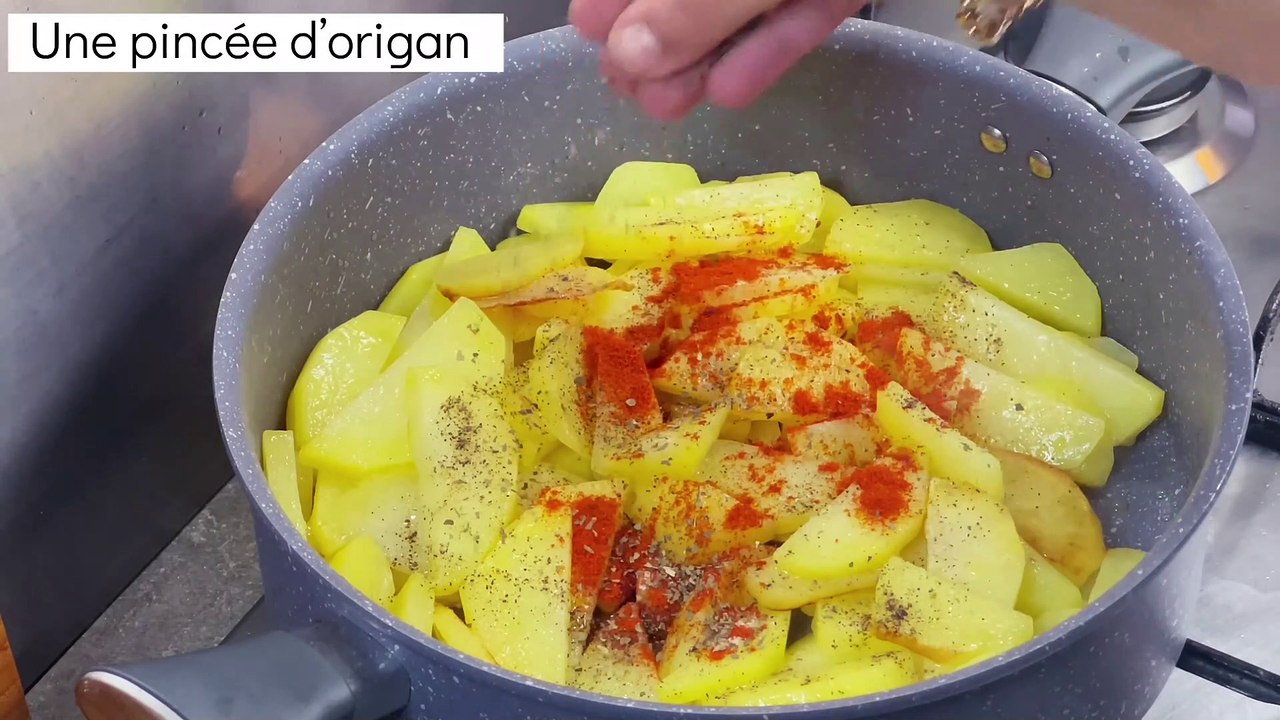 Verser simplement la viande hachée sur les pommes de terre‼️Délicieux et facile