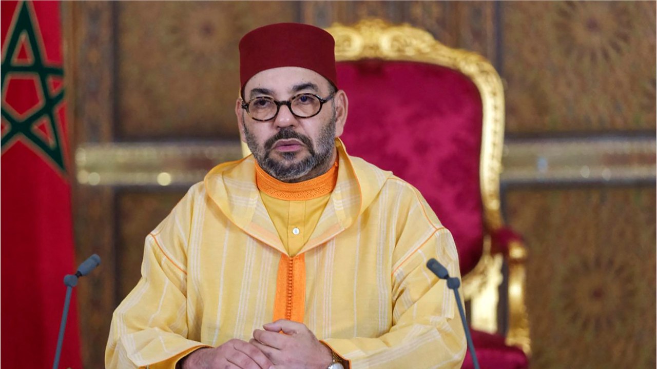 GALA VIDEO - Mohammed VI : cet hôtel particulier parisien avec spa, piscine et vue sur la Tour Eiffel qu’il possède