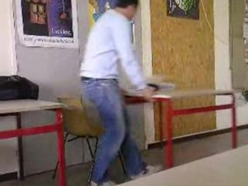 Julien et sa Chaise :-D