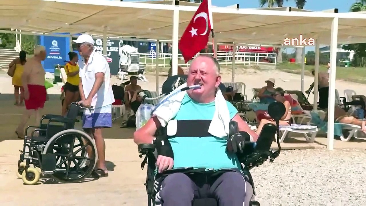 La plage accessible de la municipalité métropolitaine d'Antalya est l'une des préférées des touristes handicapés