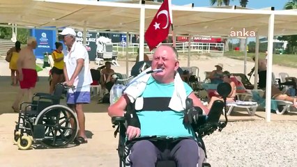La plage accessible de la municipalité métropolitaine d'Antalya est l'une des préférées des touristes handicapés