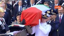 Funerali Napolitano, l'arrivo del feretro a Montecitorio accolto dagli applausi