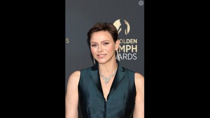 Charlene de Monaco affiche sa nouvelle couleur de cheveux ! Dîner en plein air, sourires et pas de