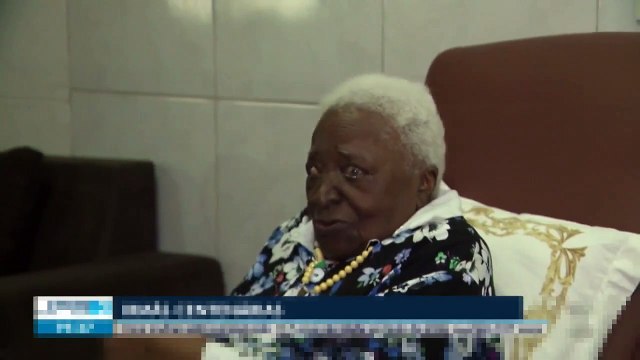 La femme la plus âgée du monde a fêté son anniversaire ! Il a soufflé le gâteau avec sa sœur de 107 ans
