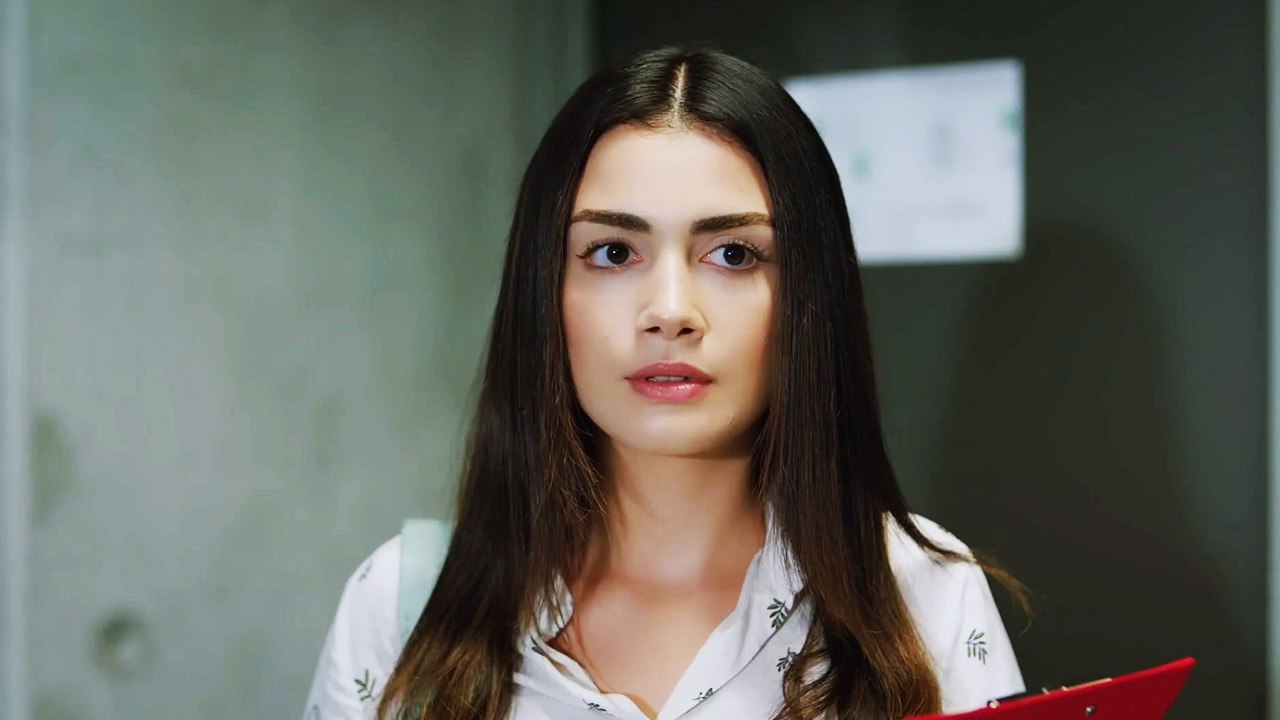 Unexpected Surprise for Serra! | My Left Side in Urdu Dubbed | میری بائیں طرف | Sol Yanım