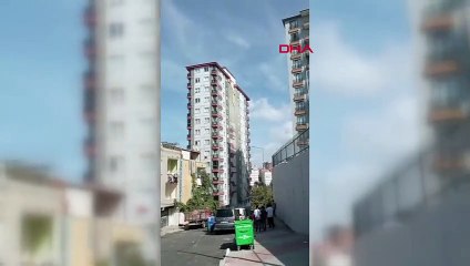 L'extérieur de l'immeuble d'Esenler s'est effondré ; C'était la panique dans le quartier - 1