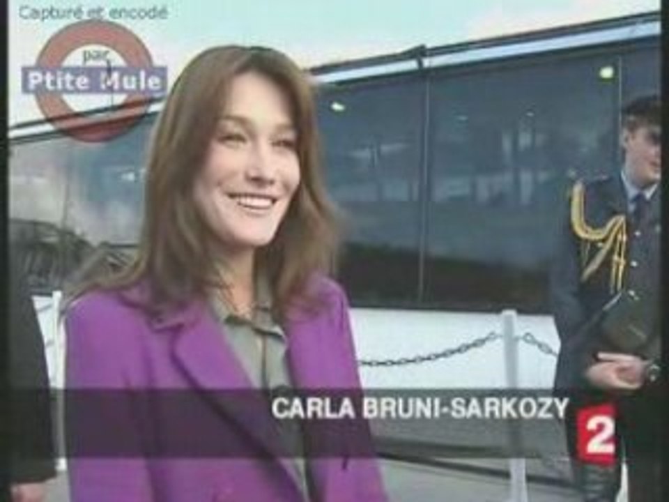 Sarko-Bruni : opération séduction