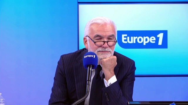 Cette grande star chante sur La chanson des Restos