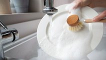 10 Common Mistakes to Avoid When Washing Dishes