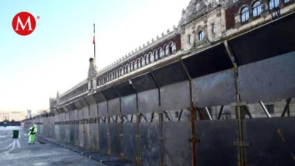 Resguardan Centro Histórico con vallas metálicas previo a marcha Ayotzinapa