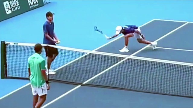 South Korean tennis player smashes racket so many times in epic meltdown