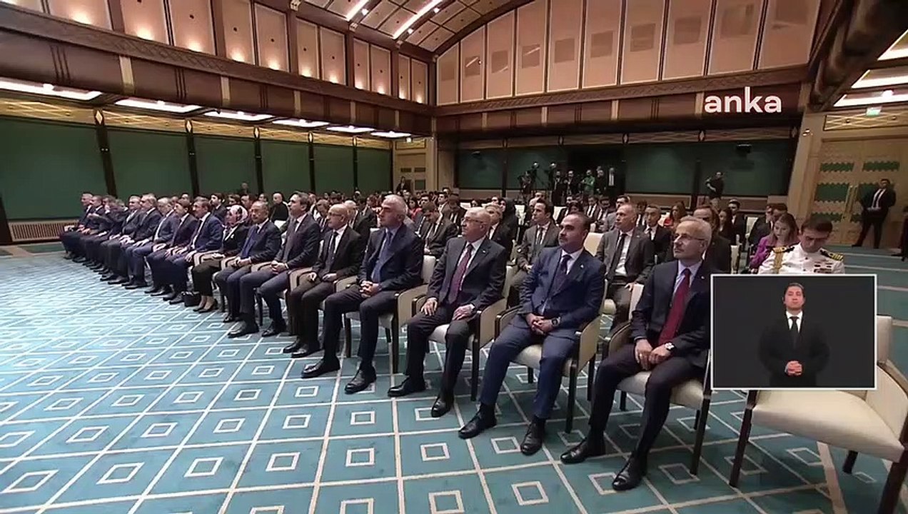 Erdoğan： ＂Nous fournirons un soutien total de 5 mille 500 lires pour les téléphones portables et les ordinateurs dont le prix de vente sur le marché ne dépasse pas 9 mille 500 lires.