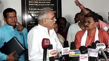 पीएम मोदी पर साधा निशाना