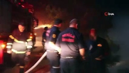 Teknede çıkan yangın güçlükle söndürüldü