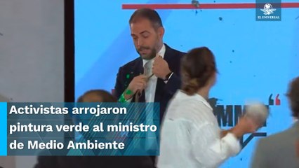 Ambientalistas arrojan pintura al ministro del Medioambiente de Portugal