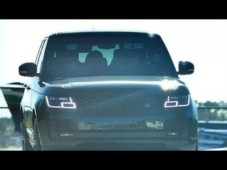 Le prince Harry pensif alors que lui et Meghan atterrissent en Californie quelques heures après la f