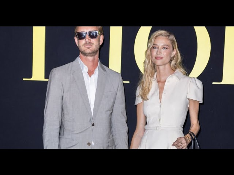 VIDEO: Défilé Dior : Pierre Casiraghi et sa femme Beatrice, Natalia Vodianova et Antoine Arnault fac