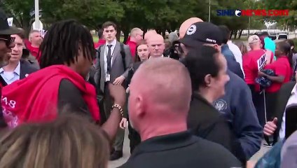 Momen Presiden AS Joe Biden Ikut Demonstrasi