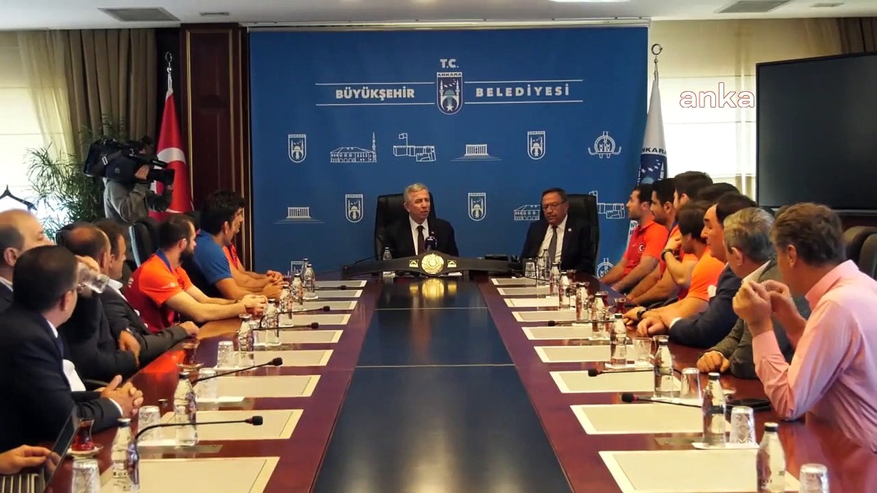 Les lutteurs nationaux d'ASKİ Sports ont rendu visite à Mansur Yavaş