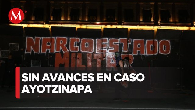 Padres de los 43 normalistas exigen la verdad y denuncian 'Narcoestado Militar'