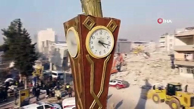 L'entretien et les réparations ont été effectués sur la « tour de l'horloge » d'Adıyaman, symbole du tremblement de terre.
