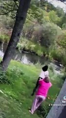 Elle se sacrifie pour venir en aide à un enfant autiste en train de se noyer