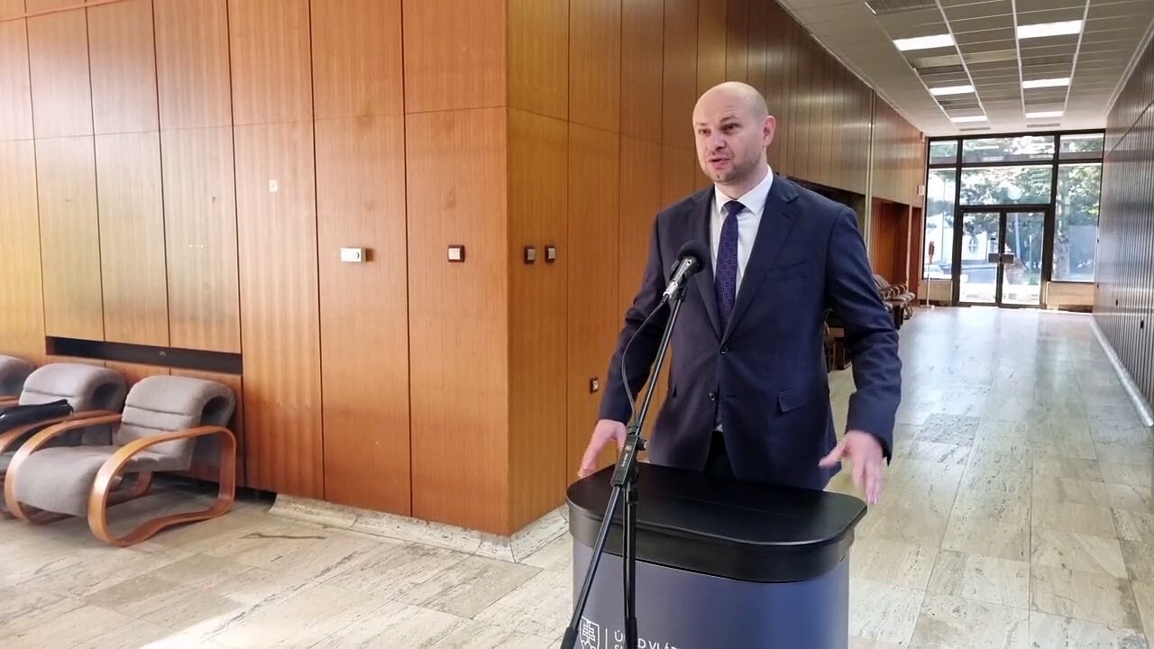 ZÁZNAM: J. Káčer: Víza pre pracovníkov tretích krajín v priemysle neohrozia pracujúcich