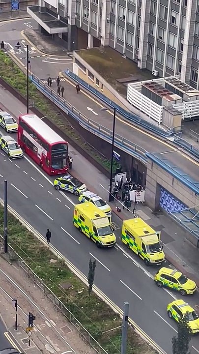 Croydon stabbing video