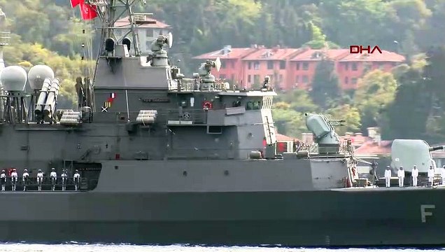 PREVEZE DENİZ ZAFERİ'NİN YILDÖNÜMÜ NEDENİYLE İSTANBUL BOĞAZI'NDA RESMİ GEÇİT TÖRENİ YAPILDI- 3