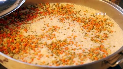 Merkezefendi Belediyesi Aşevi'nden binlerce ihtiyaç sahibine kahvaltı ve yemek