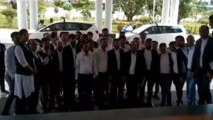 रतलाम: प्रोटेक्शन एक्ट लागू करने लामबंद हुए एडवोकेट,किया प्रदर्शन