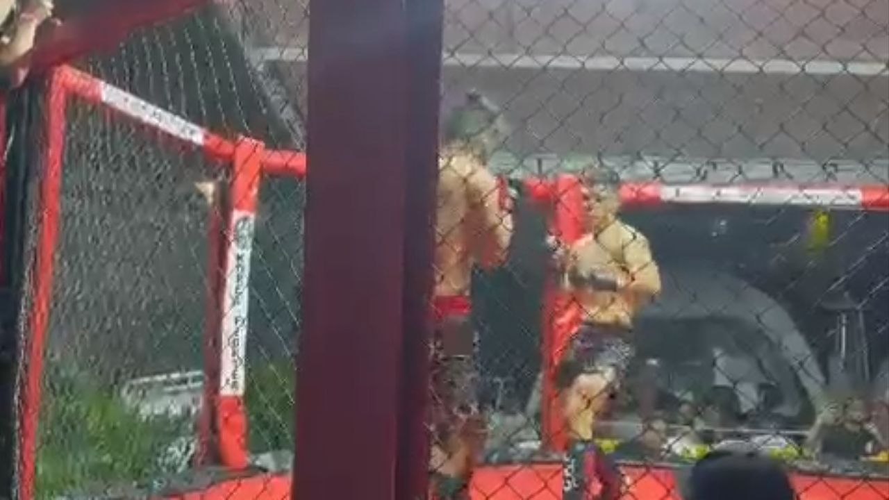 Skilled boxer knocks the opponent out with only a single punch *Epic Video*