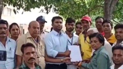 नरसिंहपुर: रेल रक्षा समिति के सदस्यों ने मुख्यमंत्री के नाम सौंपा ज्ञापन