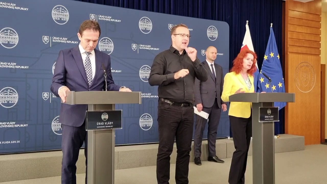 ZÁZNAM: Premiér: Riziko nevyčerpania starých eurofondov kleslo na približne 100 mil. eur