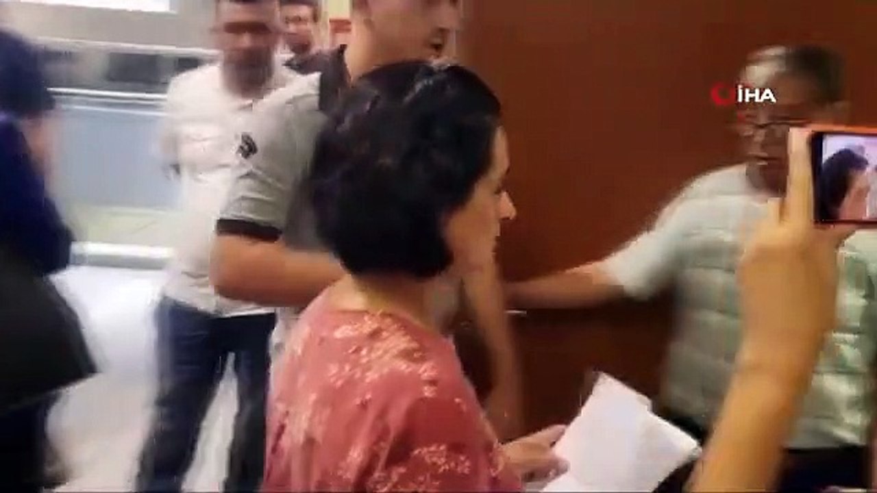 Le suspect qui a menacé la mère de son enfant alors qu'il faisait l'objet d'une ordonnance de non-communication à Eyüpsultan est actuellement jugé.