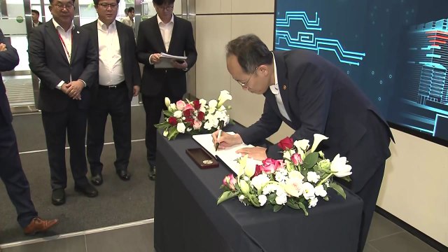 추경호 늦어도 11월부터 수출 플러스...환율불안 심해지면 대응 / YTN