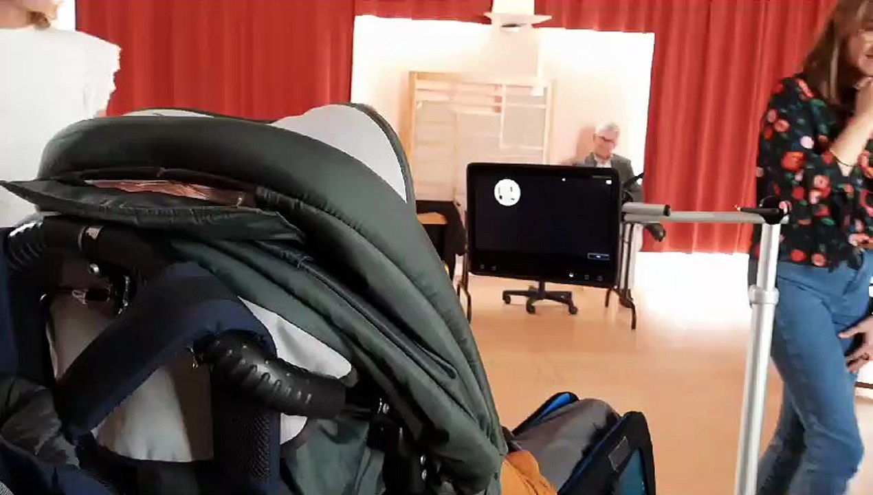 Des jeunes polyhandicapés à Bois-Guillaume communiquent grâce à des commandes oculaires