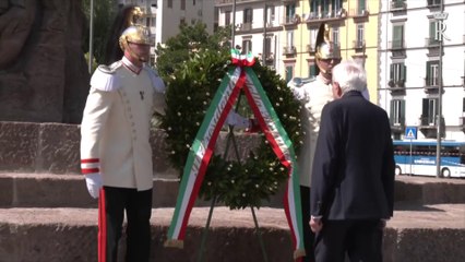 Download Video: Quattro giornate Napoli, omaggio Mattarella a momento dello Scugnizzo