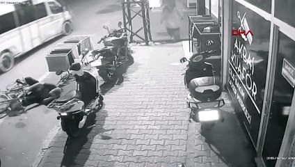 Bisikletli Telefonla Konuşurken Düştü