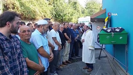 Düğünlerine 7 gün kala nişanlısıyla kazada ölen genç kız son yolculuğuna uğurlandı