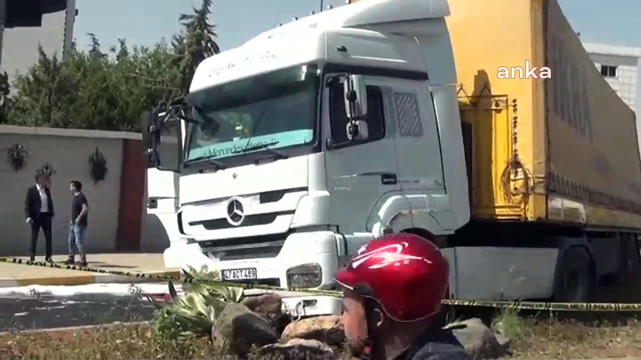 Un camion transportant des matériaux de contrebande a été arrêté par la police à Mardin
