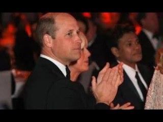 Le prince William impressionne les fans en tenue de soirée noire lors d'un gala d'ambulance aérienne