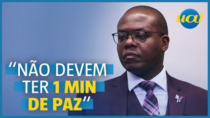 Inimigos da democracia não devem ter 1 min de paz, diz ministro