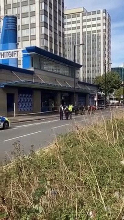 Une jeune fille de 15 ans qui avait refusé les fleurs offertes par son ex-petit ami a été tuée avec un cutter